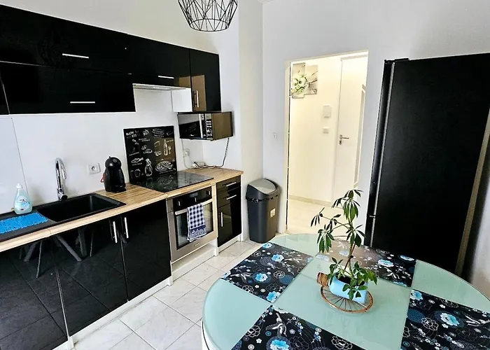 2 Pièces, Accès Facile Au Centre